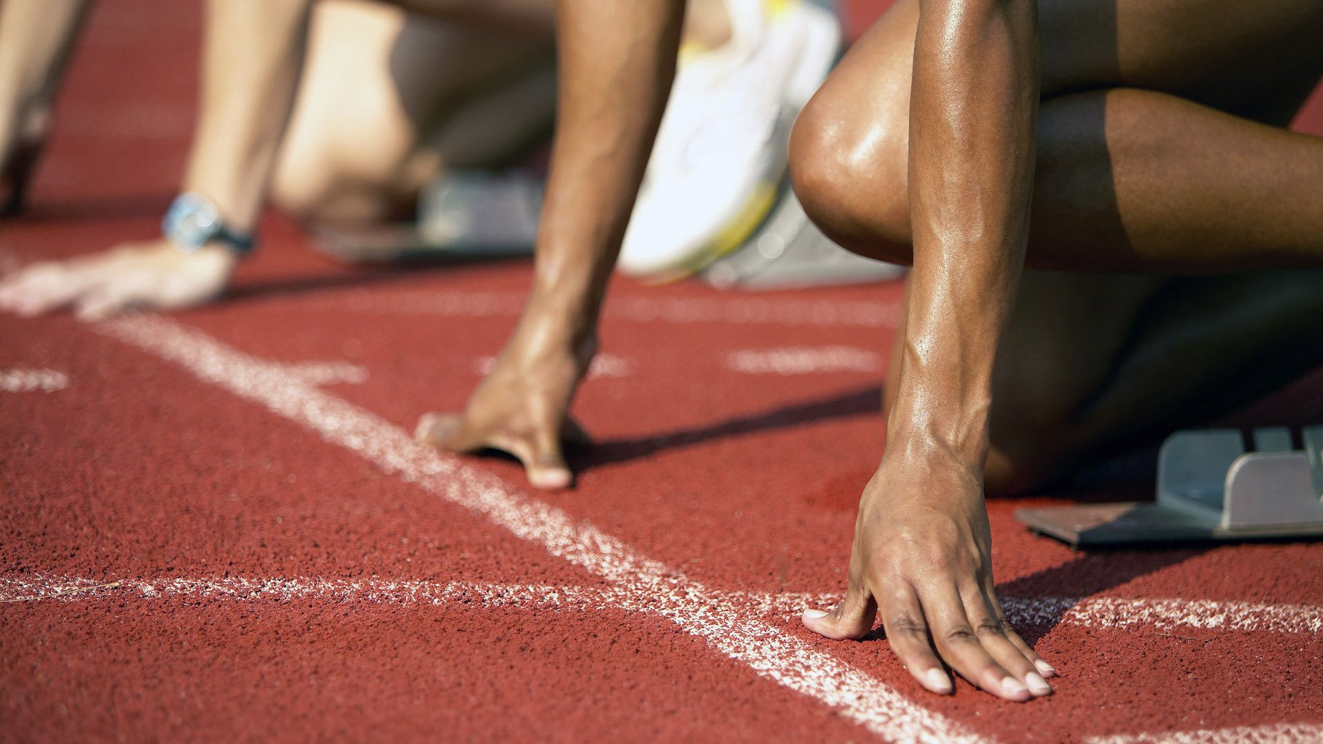 九游登录入口-【冠军争夺激烈】一场比赛决定季后赛名次，冠军季中赛